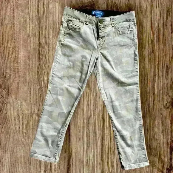 How about:

“Urban Edge: Cropped  Camo Pants” - Picture 1 of 7